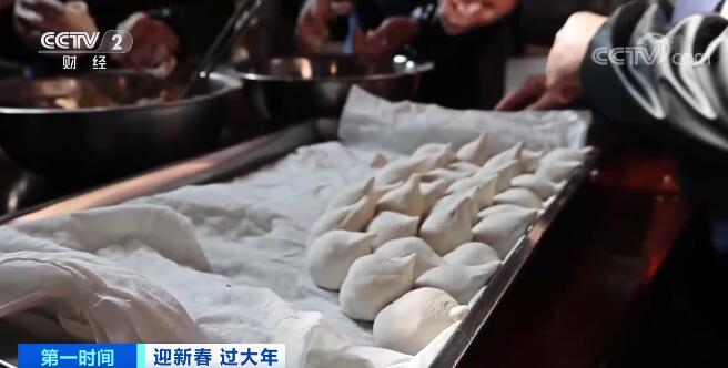 迎新春 过大年 各地特色美食新鲜出炉 寄托新春佳节美好寓意